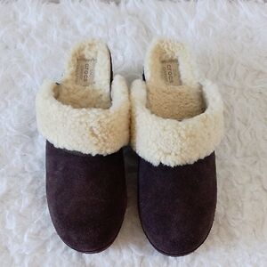Crocs Sherpa Lined Dark Brown Suede Heeled Mules 203413 Women's 8 Faux Fur